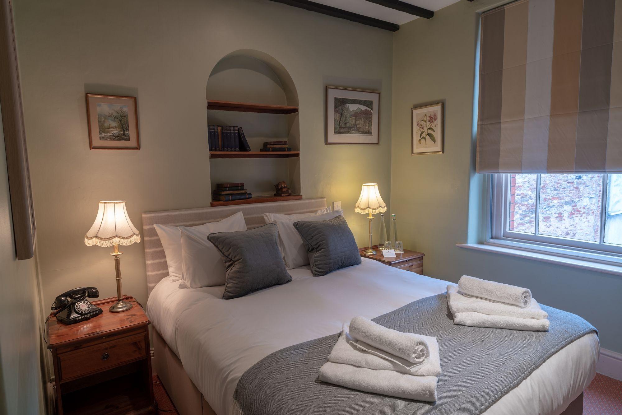 White Hart Inn 웰스 외부 사진
