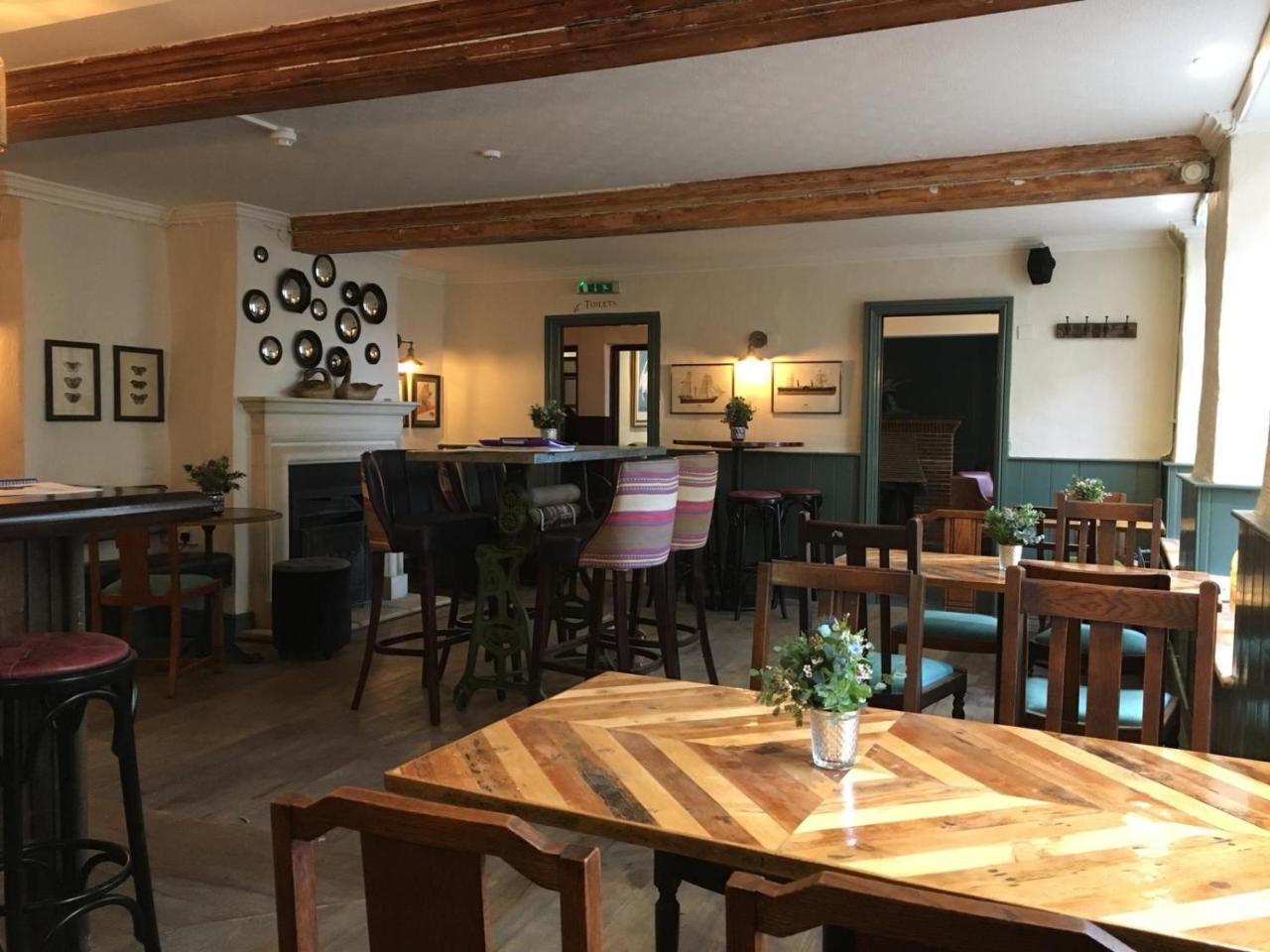 White Hart Inn 웰스 외부 사진